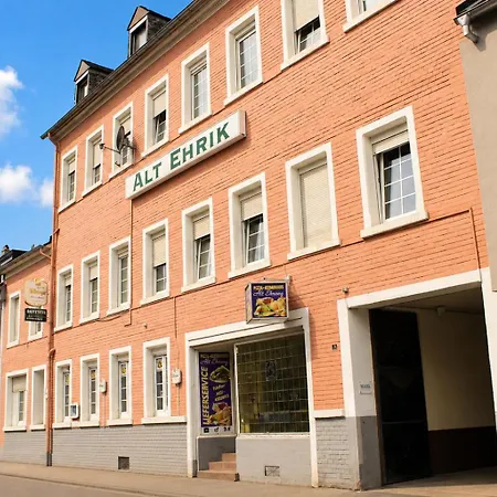 Monteurwohnungen In - Parkplatz - Einzelbetten - Waschmaschine Und Trockner Trier
